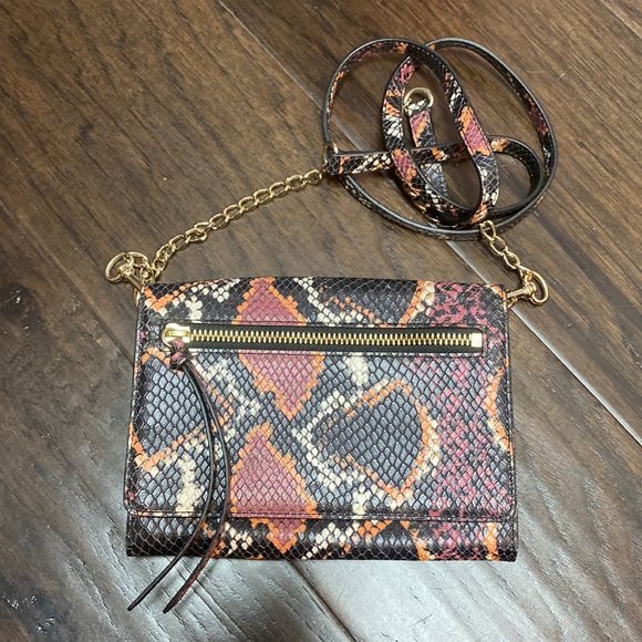 Elaine Turner Travel Crossbody - Picture 2 of 5
